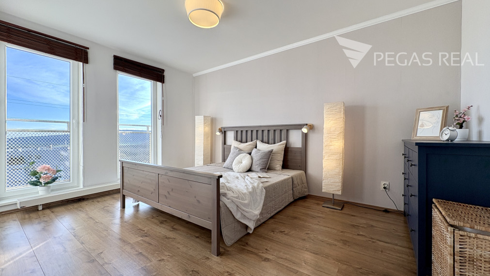 Priestranný 2,5i byt s unikátnym výhľadom z terasy - VIDEO