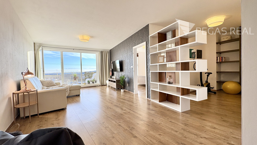 Priestranný 2,5i byt s unikátnym výhľadom z terasy - VIDEO