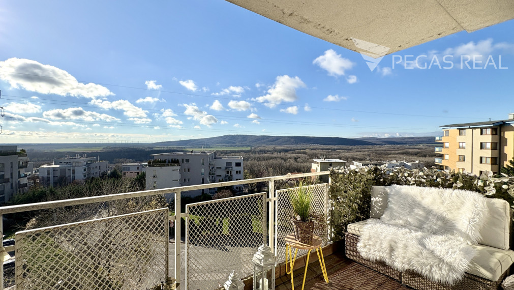 Priestranný 2,5i byt s unikátnym výhľadom z terasy - VIDEO