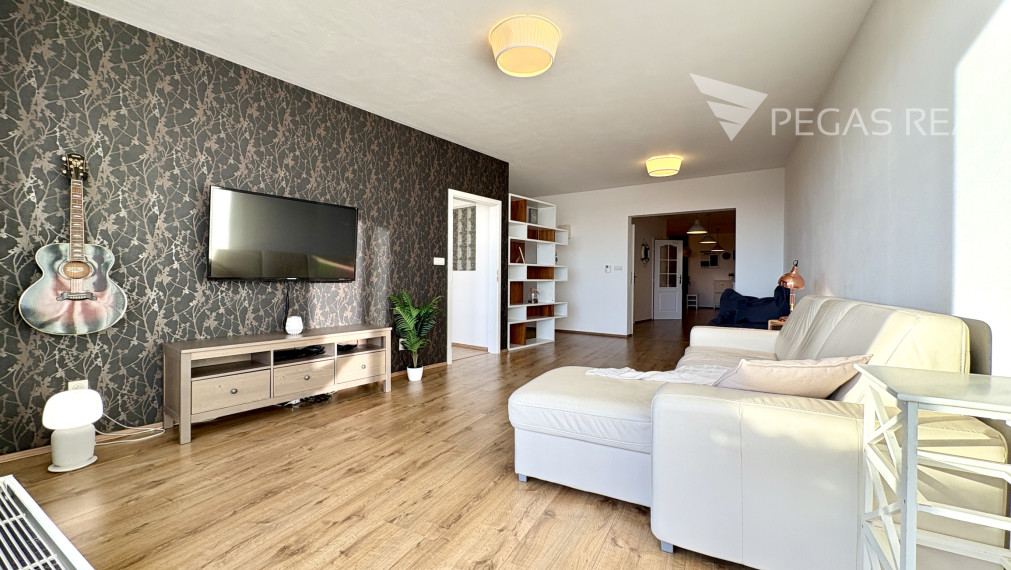 Priestranný 2,5i byt s unikátnym výhľadom z terasy - VIDEO