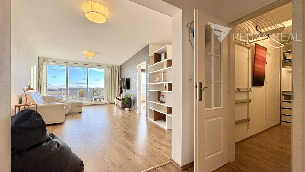 Priestranný 2,5i byt s unikátnym výhľadom z terasy - VIDEO