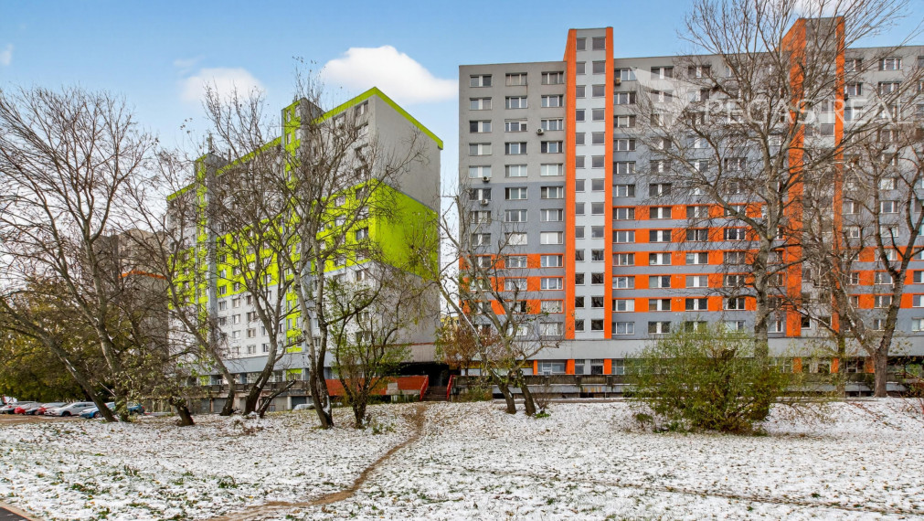 3-izbový byt s dvoma loggiami a pivnicou v Petržalke na Vígľašskej v Bratislave - VIDEO