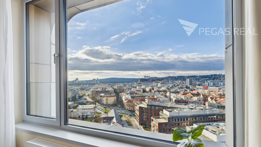 Štýlový 2-izbový byt (50 m²) s úžasným výhľadom na Bratislavský hrad v SKY PARKU