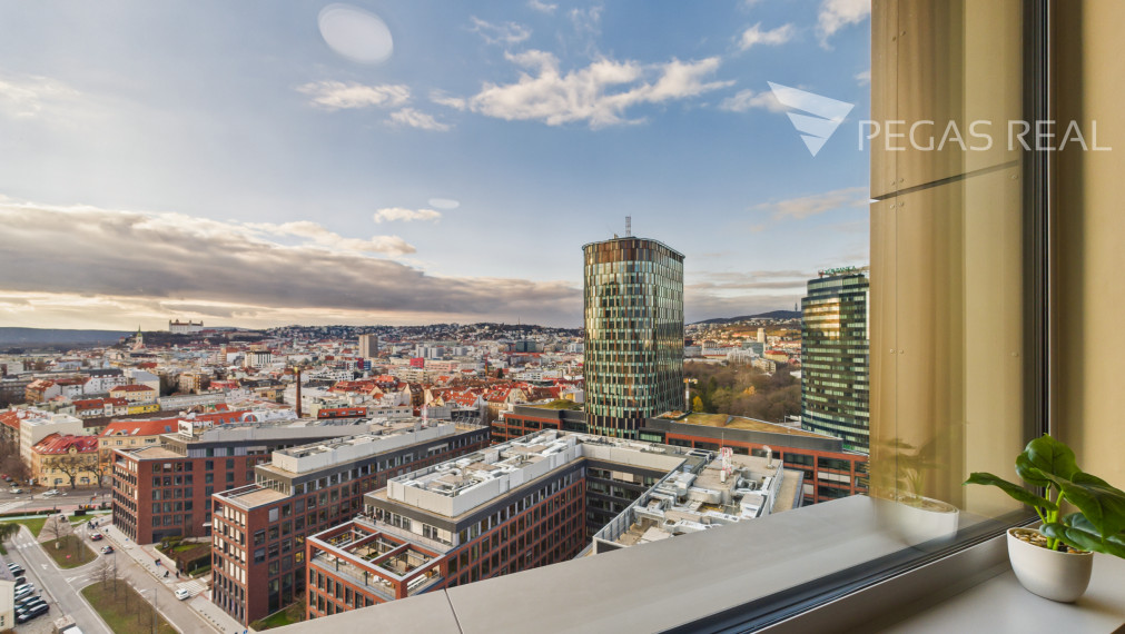 Štýlový 2-izbový byt (50 m²) s úžasným výhľadom na Bratislavský hrad v SKY PARKU