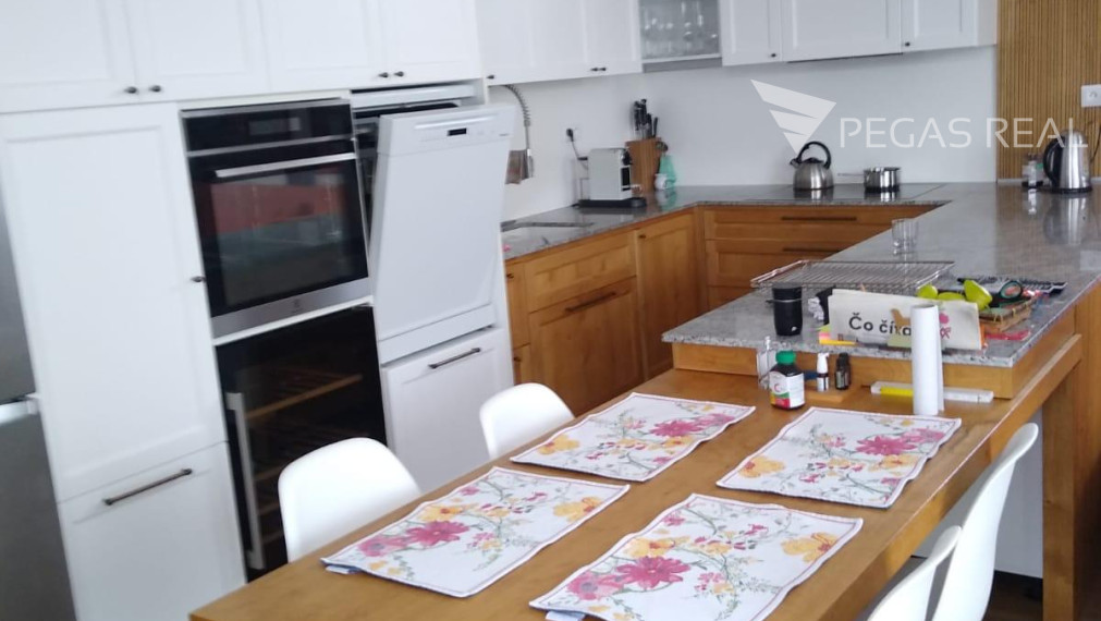 4 izbový rodinný dom v Chorvatskom Grobe - časť Čierna voda