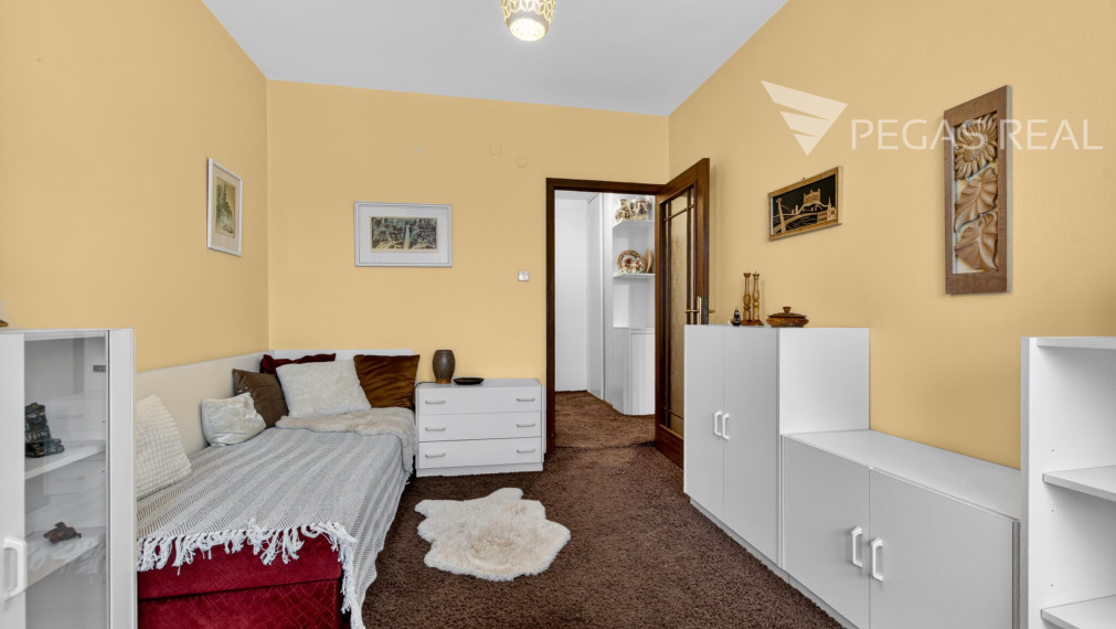 Veľký 2-izbový byt na Grosslingovej v centre mesta