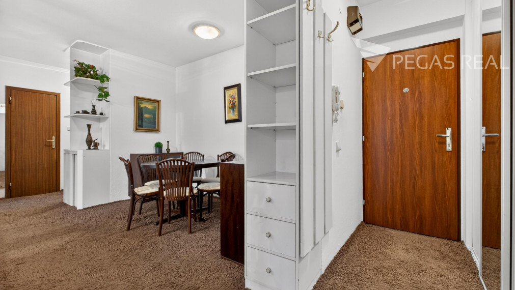 Veľký 2-izbový byt na Grosslingovej v centre mesta