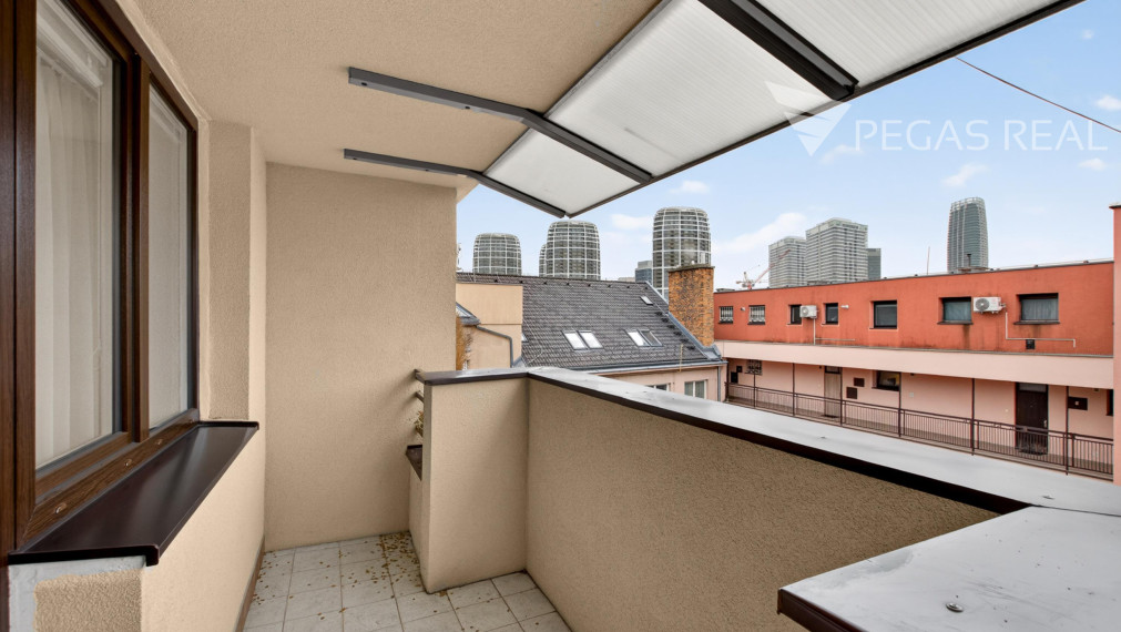 Veľký 2-izbový byt na Grosslingovej v centre mesta