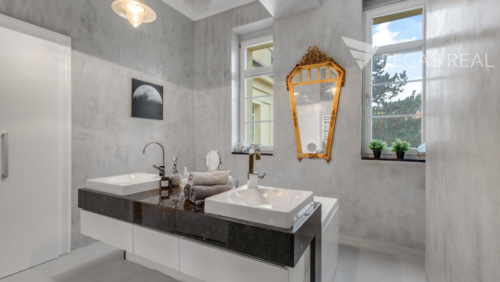 Luxusný 4 izb. staromestský byt na Holubyho ulici