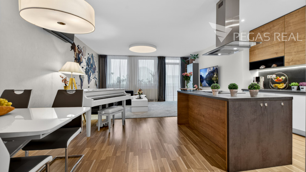 Prémiový veľkometrážny kompletne zariadený 3i byt s balkónom v Ružinove