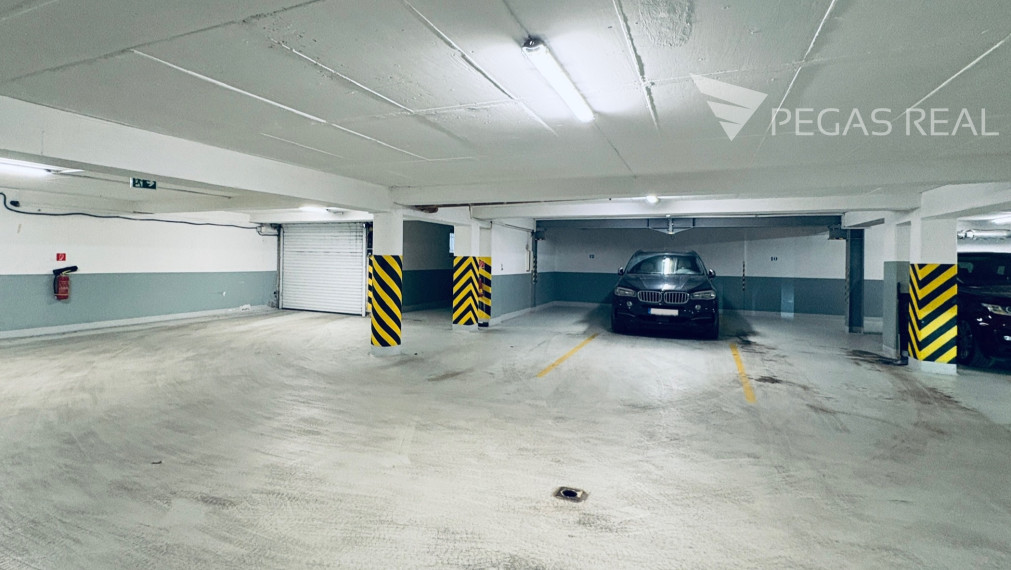 Prémiový veľkometrážny kompletne zariadený 3i byt s balkónom v Ružinove