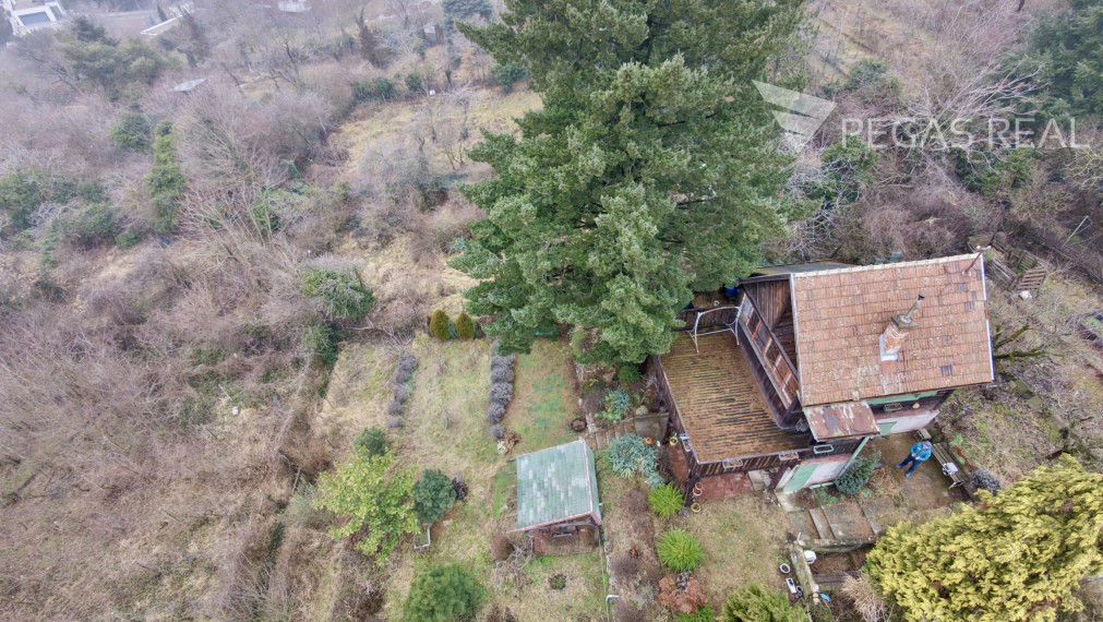 Pozemok s chatou, výhľad na Dunaj. Bratislava I, Bôrik