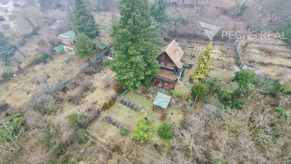 Pozemok s chatou, výhľad na Dunaj. Bratislava I, Bôrik