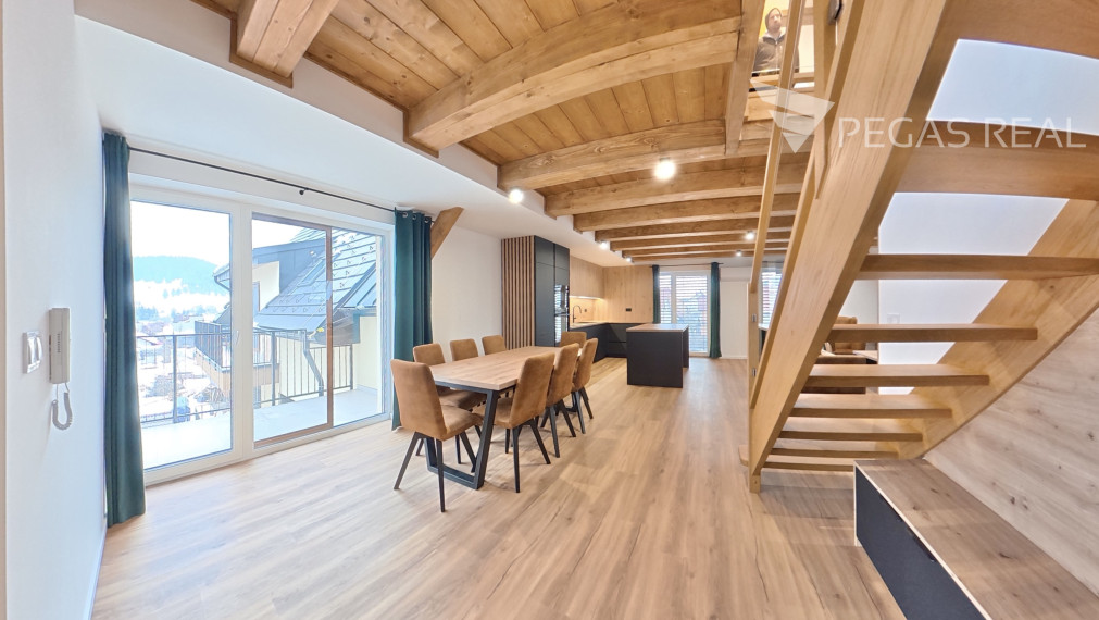 Veľký 4-izbový podkrovný mezonet v novostavbe – centrum Zázrivá - VIDEO