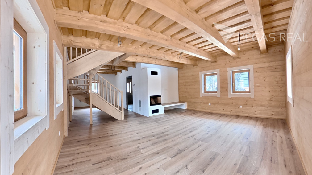 Unikátny rekreačný zrub v krásnej lokalite – Stará Bystrica (Žilinský kraj) - VIDEO