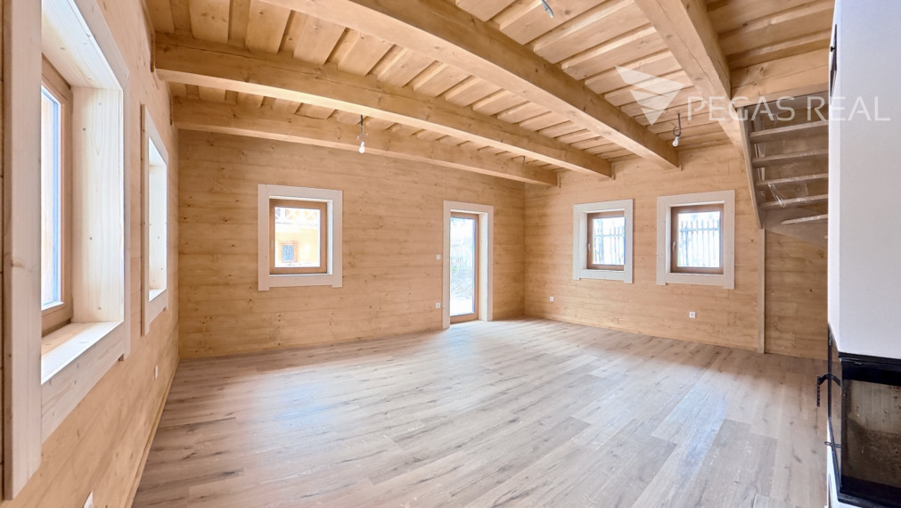 Unikátny rekreačný zrub v krásnej lokalite – Stará Bystrica (Žilinský kraj) - VIDEO