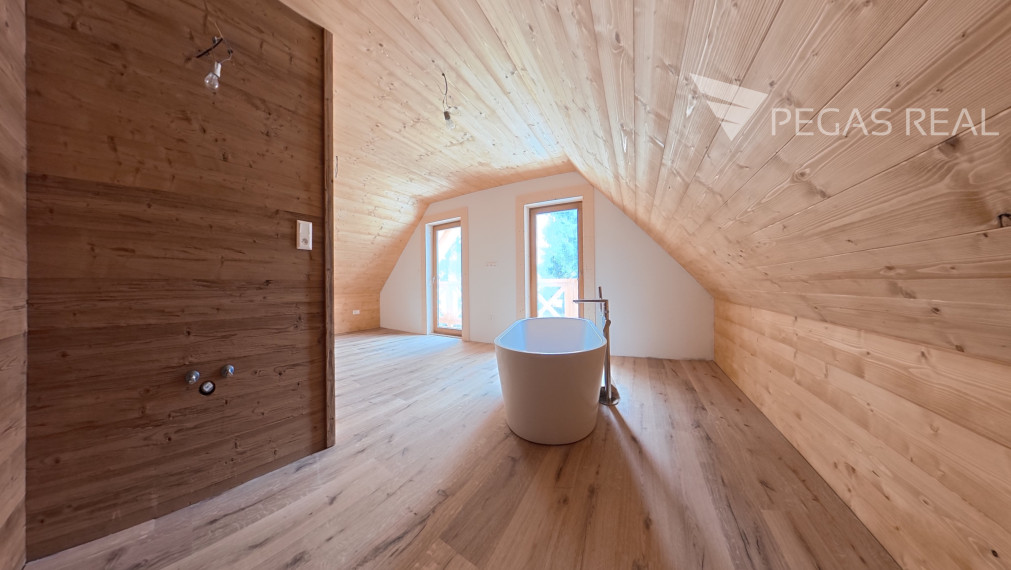 Unikátny rekreačný zrub v krásnej lokalite – Stará Bystrica (Žilinský kraj) - VIDEO