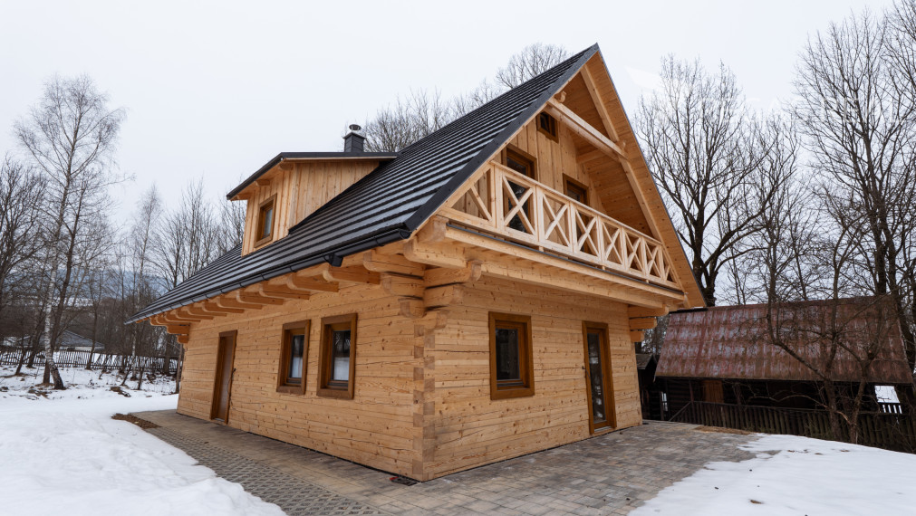 Unikátny rekreačný zrub v krásnej lokalite – Stará Bystrica (Žilinský kraj) - VIDEO