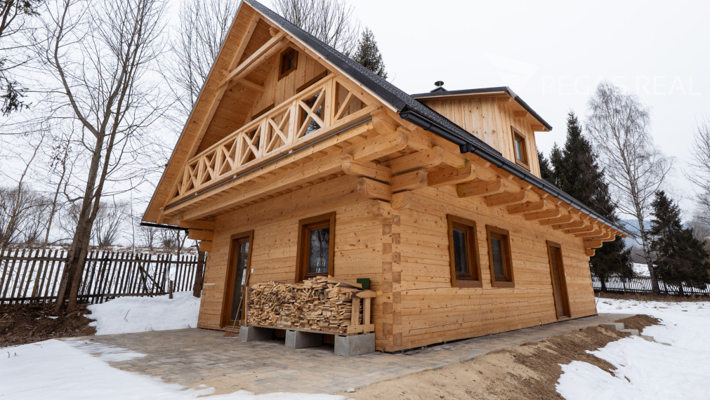 Unikátny rekreačný zrub v krásnej lokalite – Stará Bystrica (Žilinský kraj) - VIDEO