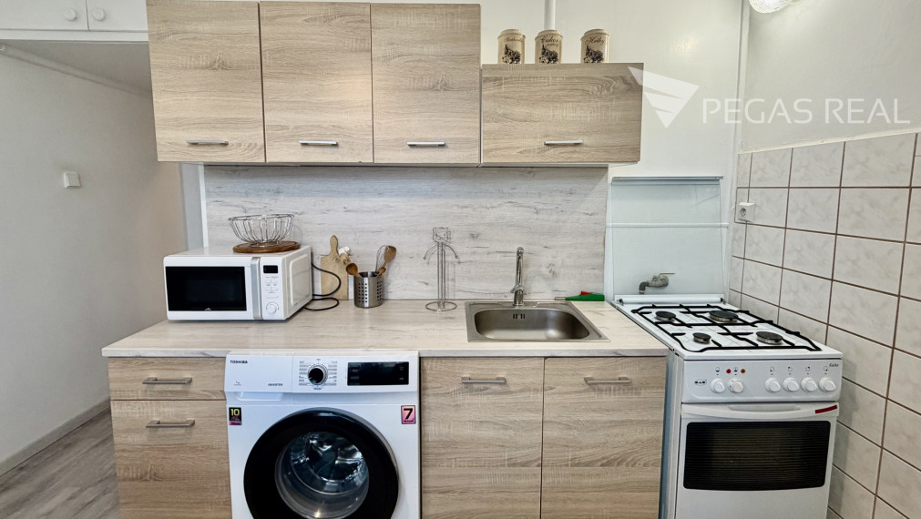 Zariadený 2,5 izbový byt v Bratislave, Ružinov, Habúrska ul.