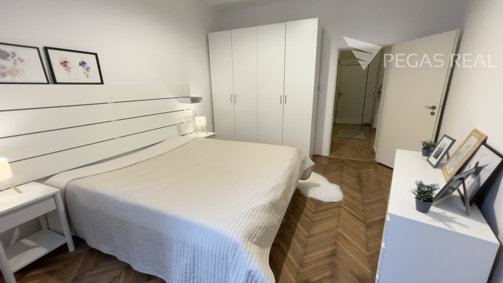 2-izbový staromestský byt s vysokými stropmi | 29. augusta | ihneď voľný