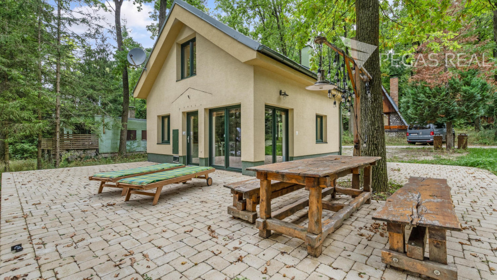 Krásna chata v nádhernom prostredí Rohožníka s vynikajúcou dostupnosťou z BA.