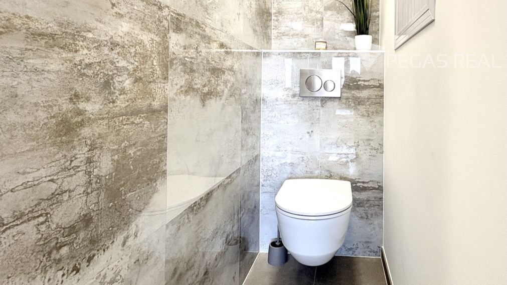 Veľký novozrekonštruovaný a kompletne zariadený 2i byt na ul. Studenohorská s možnosťou TP