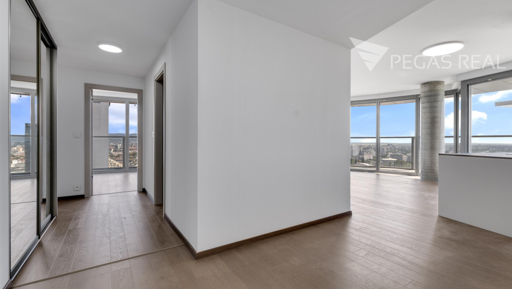 3 izbový byt v Eurovea Tower s 2x parkingom  na 24. poschodí  - VIDEO