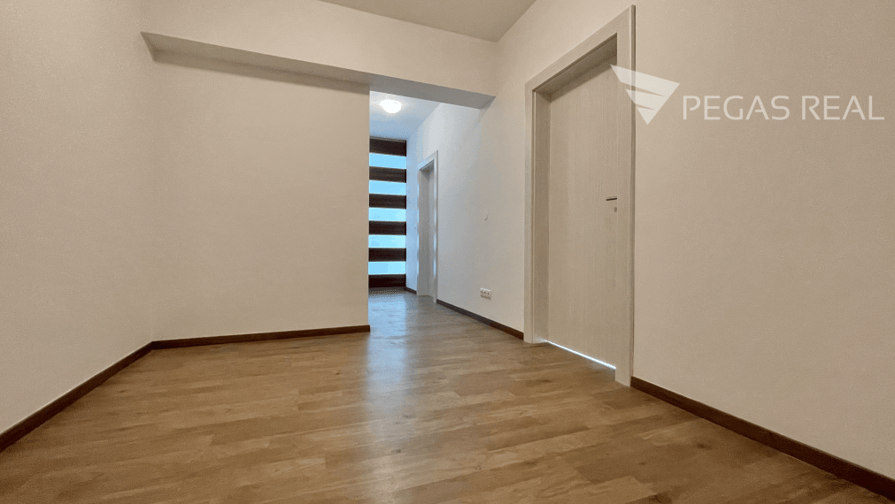 Priestranný 4 izbový byt na Opavskej ulici s parkovacím státim v garáži