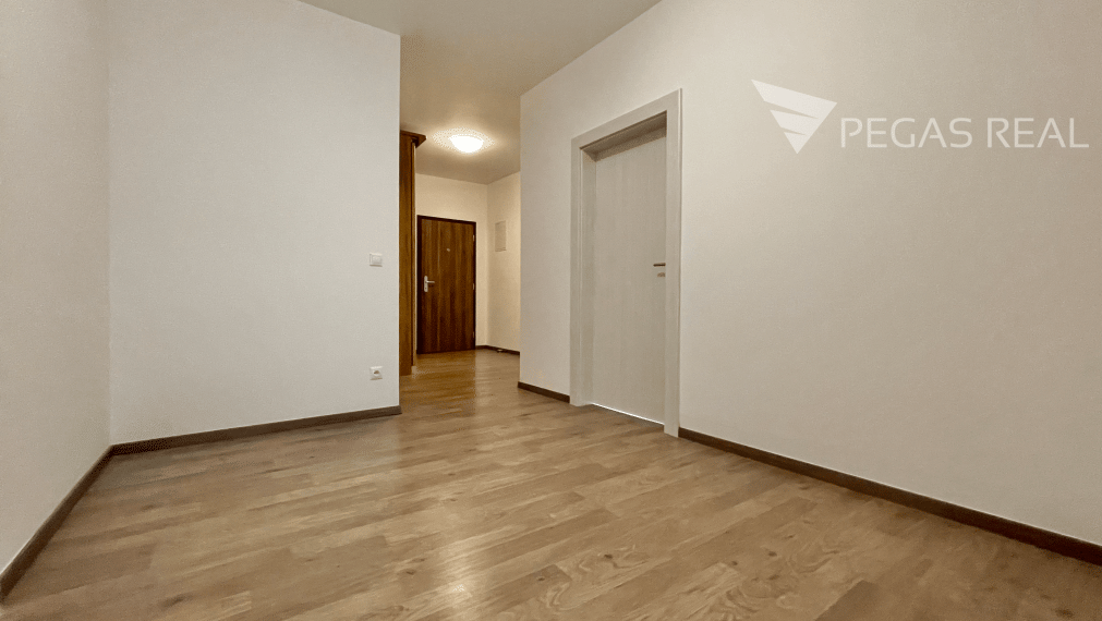 Priestranný 4 izbový byt na Opavskej ulici s parkovacím státim v garáži