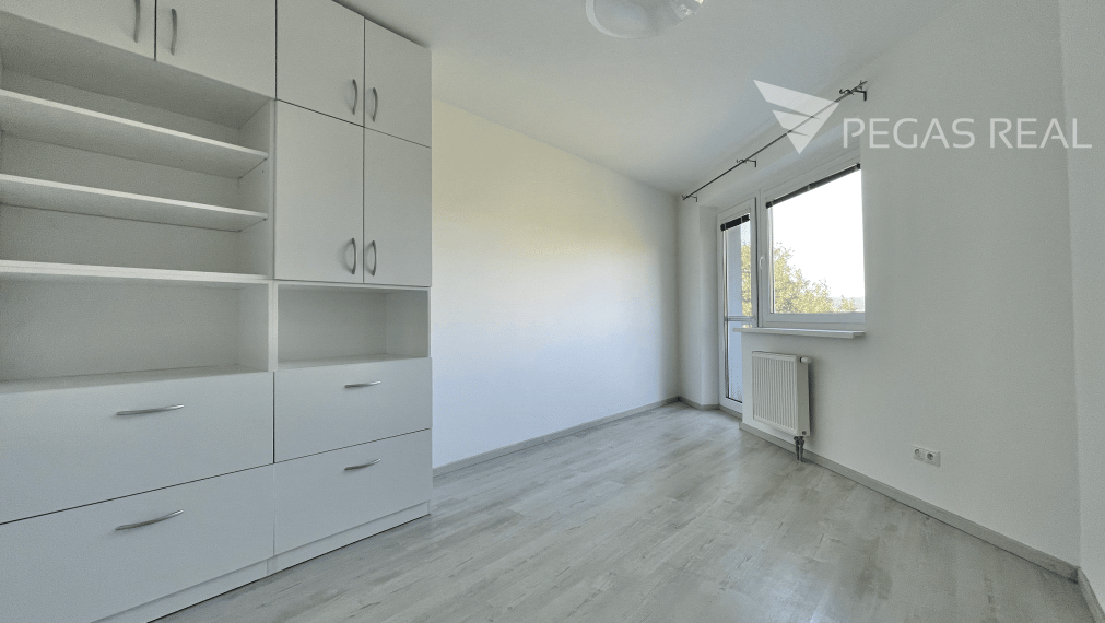 Priestranný 4 izbový byt na Opavskej ulici s parkovacím státim v garáži