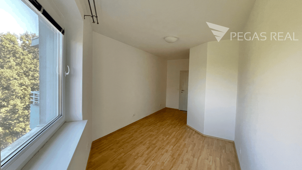 Priestranný 4 izbový byt na Opavskej ulici s parkovacím státim v garáži