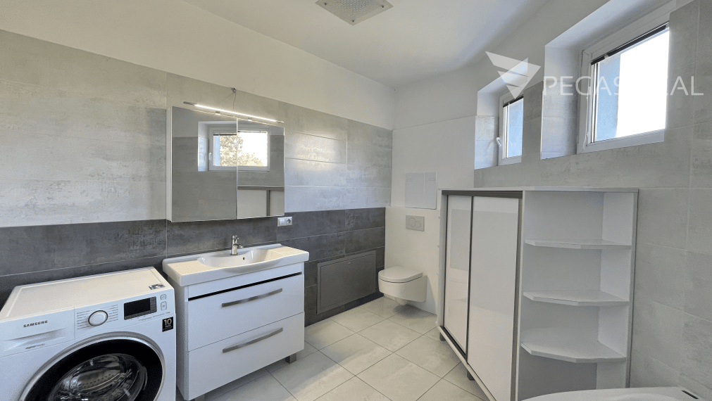 Priestranný 4 izbový byt na Opavskej ulici s parkovacím státim v garáži