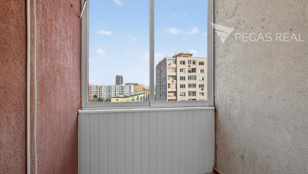 PRIESTRANNÝ 3-IZBOVÝ BYT PO KOMPLETNEJ HĹBKOVEJ REKONŠTRUKCII V RUŽINOVE