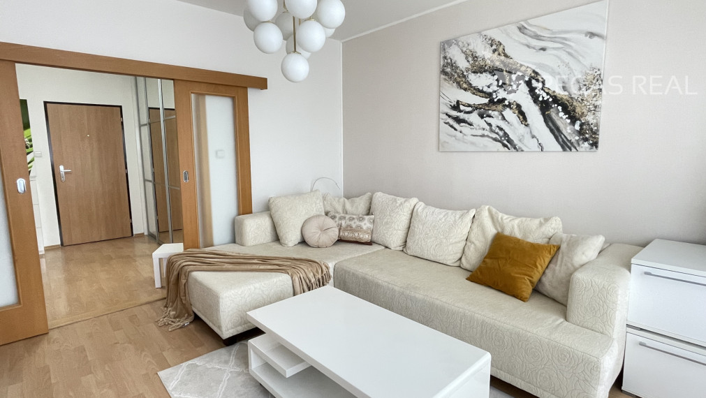 Prenájom 3-izbového bytu s balkónom – Koprivnická ulica, Bratislava – Dúbravka