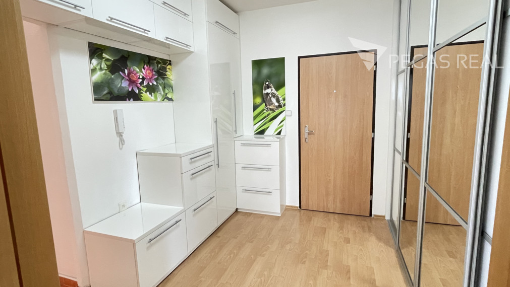 Prenájom 3-izbového bytu s balkónom – Koprivnická ulica, Bratislava – Dúbravka