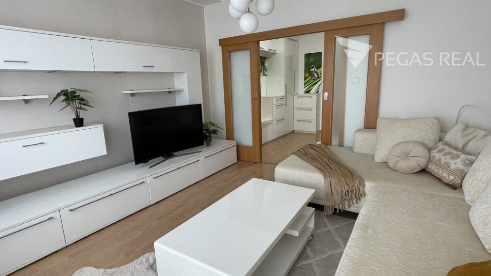 Prenájom 3-izbového bytu s balkónom – Koprivnická ulica, Bratislava – Dúbravka