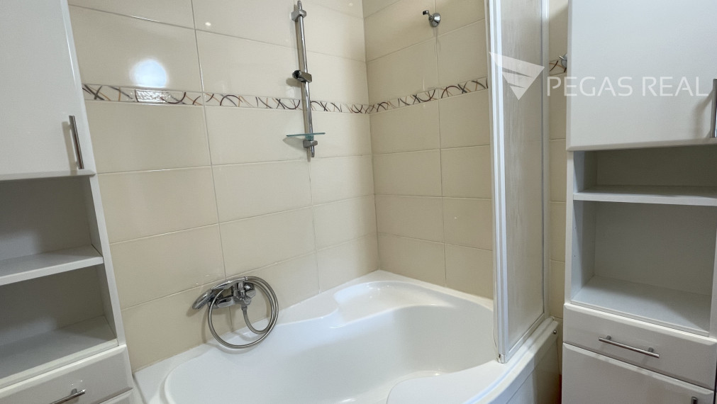 Prenájom 3-izbového bytu s balkónom – Koprivnická ulica, Bratislava – Dúbravka