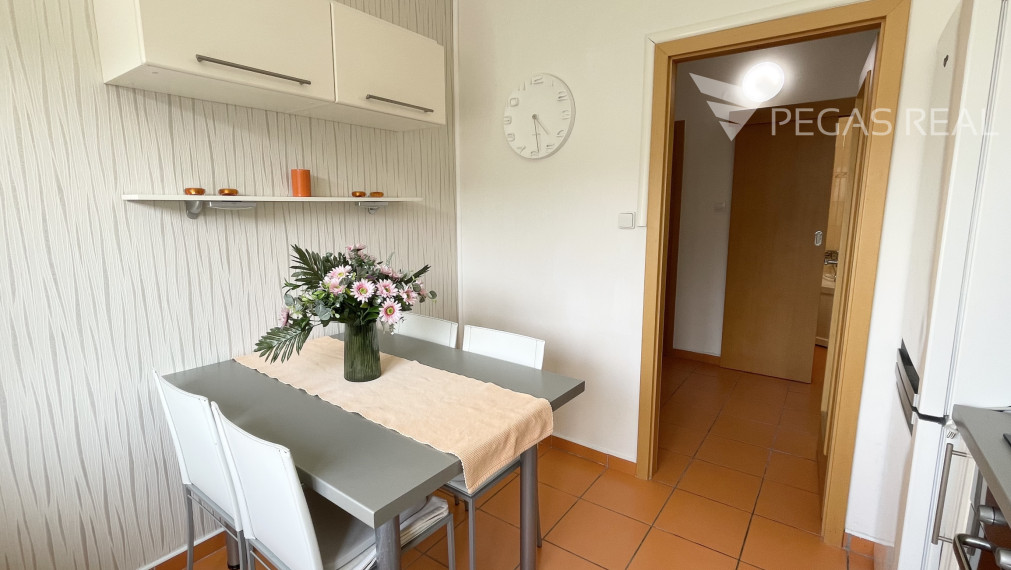 Prenájom 3-izbového bytu s balkónom – Koprivnická ulica, Bratislava – Dúbravka