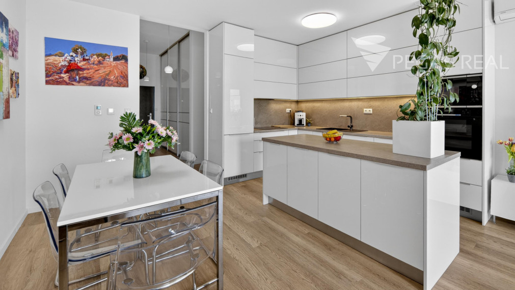 Luxusný 4 izbový byt na Kolibe - Pod Vtáčnikom