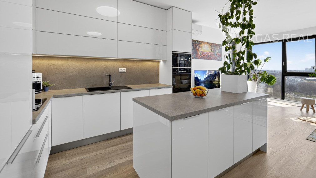 Luxusný 4 izbový byt na Kolibe - Pod Vtáčnikom