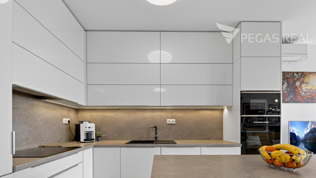 Luxusný 4 izbový byt na Kolibe - Pod Vtáčnikom