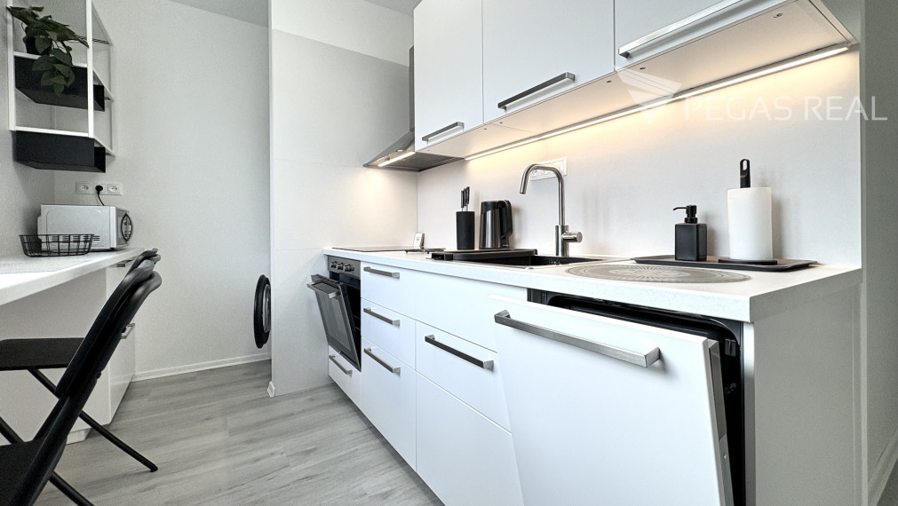 Veľký novozrekonštruovaný a kompletne zariadený 2i byt na ul. Studenohorská s možnosťou TP