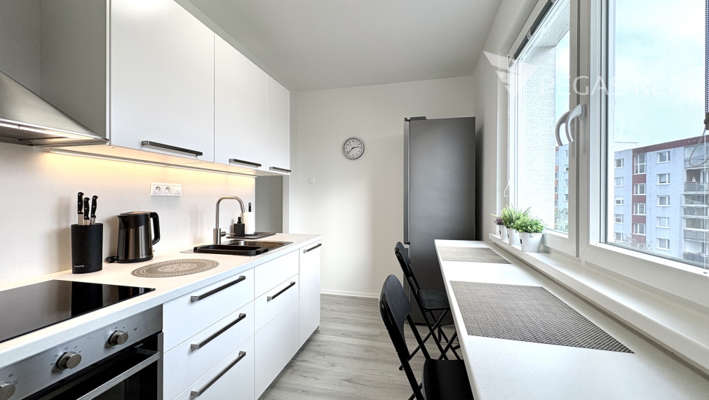 Veľký novozrekonštruovaný a kompletne zariadený 2i byt na ul. Studenohorská s možnosťou TP