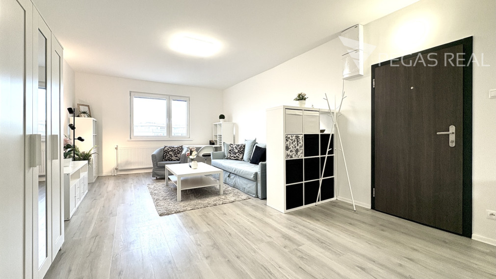 Veľký novozrekonštruovaný a kompletne zariadený 2i byt na ul. Studenohorská s možnosťou TP