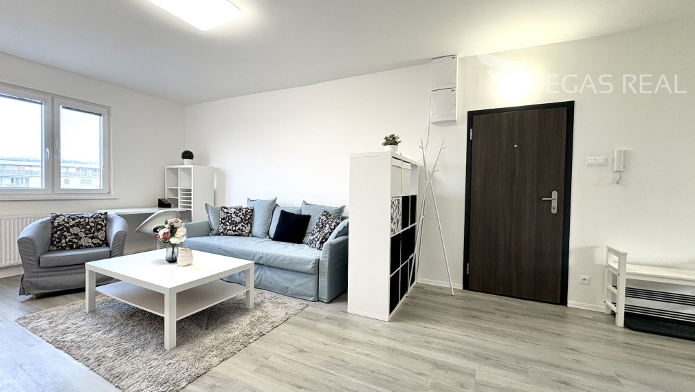 Veľký novozrekonštruovaný a kompletne zariadený 2i byt na ul. Studenohorská s možnosťou TP