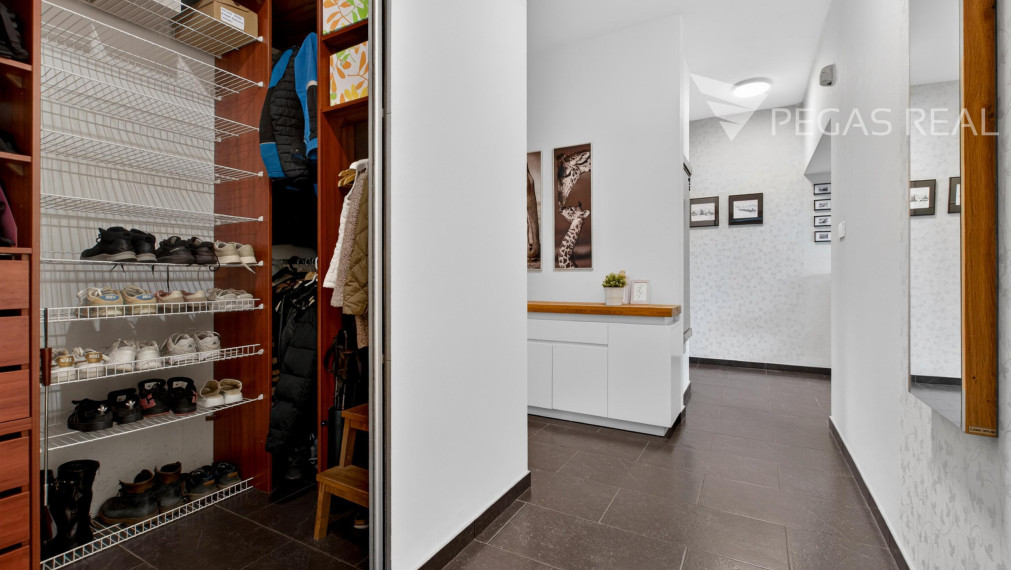 4-izbový byt so záhradou a veľkou terasou v rodinnom dome v Ivanke pri Dunaji - VIDEO