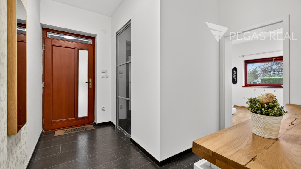 4-izbový byt so záhradou a veľkou terasou v rodinnom dome v Ivanke pri Dunaji - VIDEO