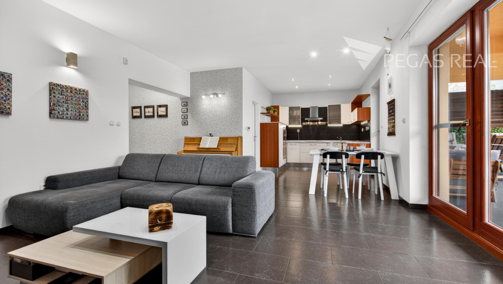 4-izbový byt so záhradou a veľkou terasou v rodinnom dome v Ivanke pri Dunaji - VIDEO