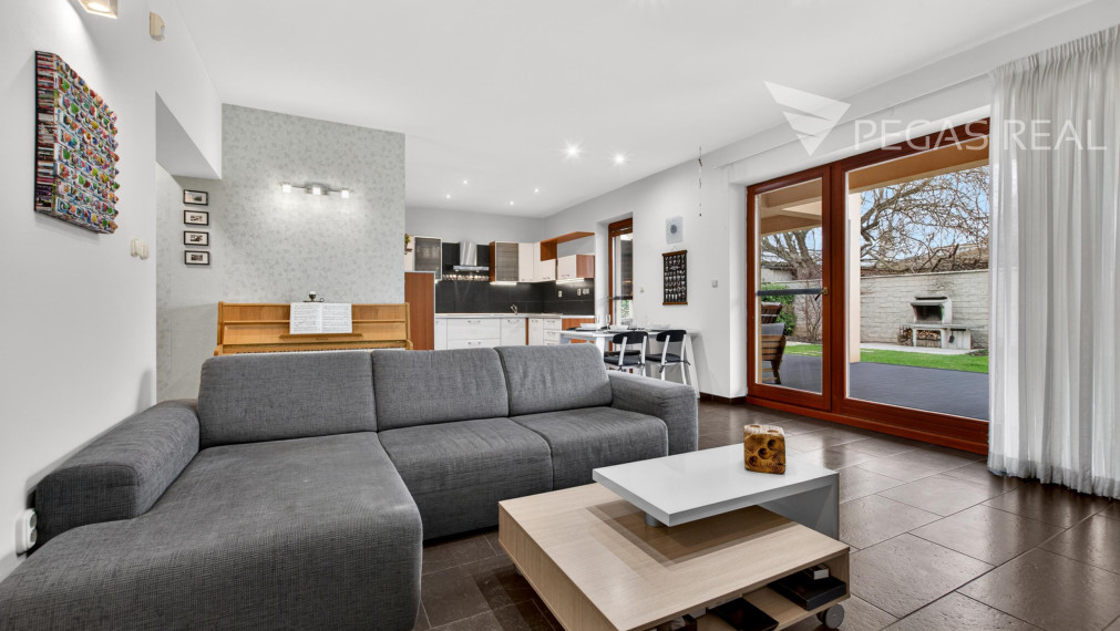 4-izbový byt so záhradou a veľkou terasou v rodinnom dome v Ivanke pri Dunaji - VIDEO